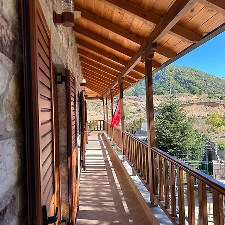 Bujtina Hader Xhebro Hostel Tepelene Exterior photo