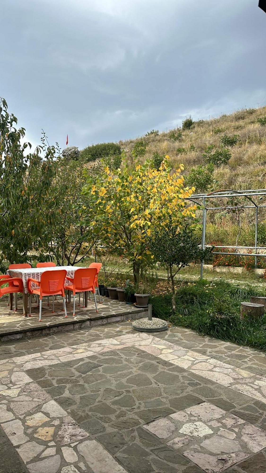 Bujtina Hader Xhebro Hostel Tepelene Exterior photo